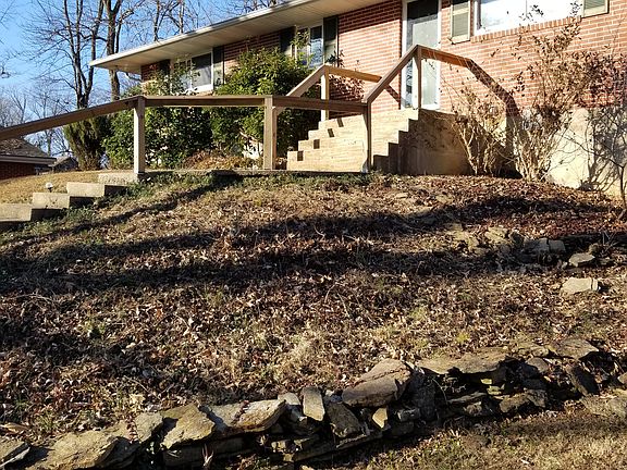4th image of 1018 Highland Dr