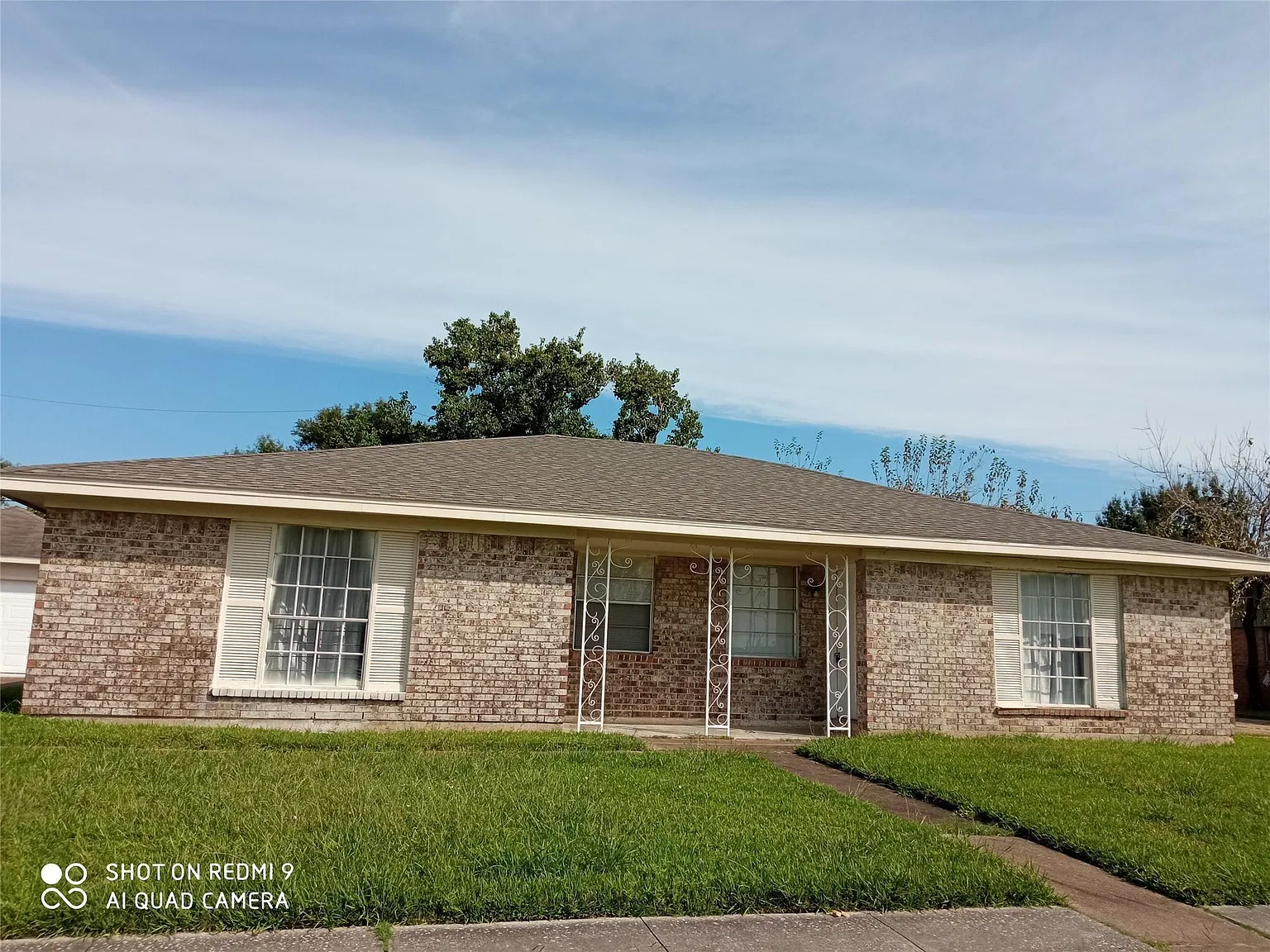 3 bed, 1.0 bath, 1022 sqft, $1,200 — Photo 1