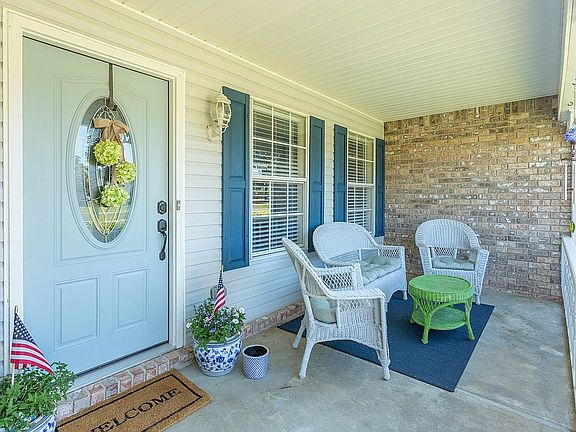 5th image of 2711 Woodbreeze Dr
