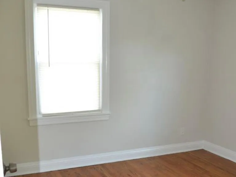 1523 Wurtele Ave — Photo 18