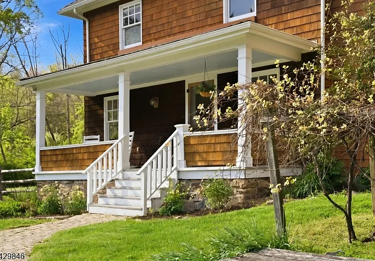 12 Cold Springs Rd — Photo 4