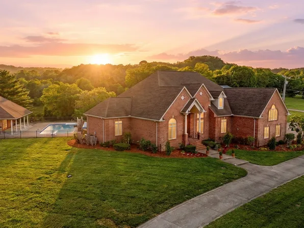 1357 Madison Creek Rd, Goodlettsville, TN 37072