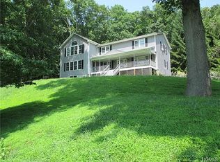 56 Hemlock Dr, Hopewell Junction, NY 12533