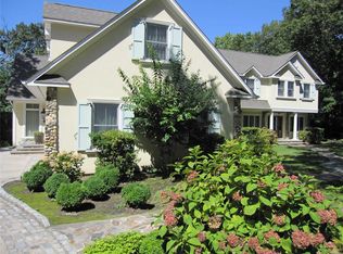 27 Hillside Rd, Stony Brook, NY 11790