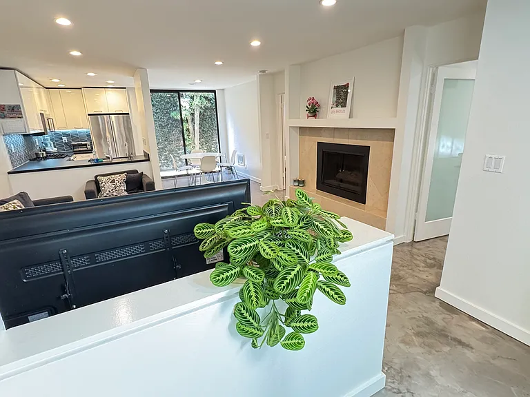 1017 Pearl St #C — Photo 7