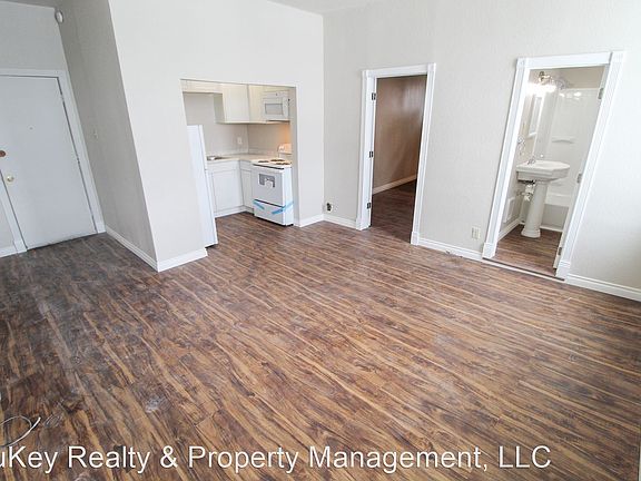 3rd image of 405 Morgan St #4