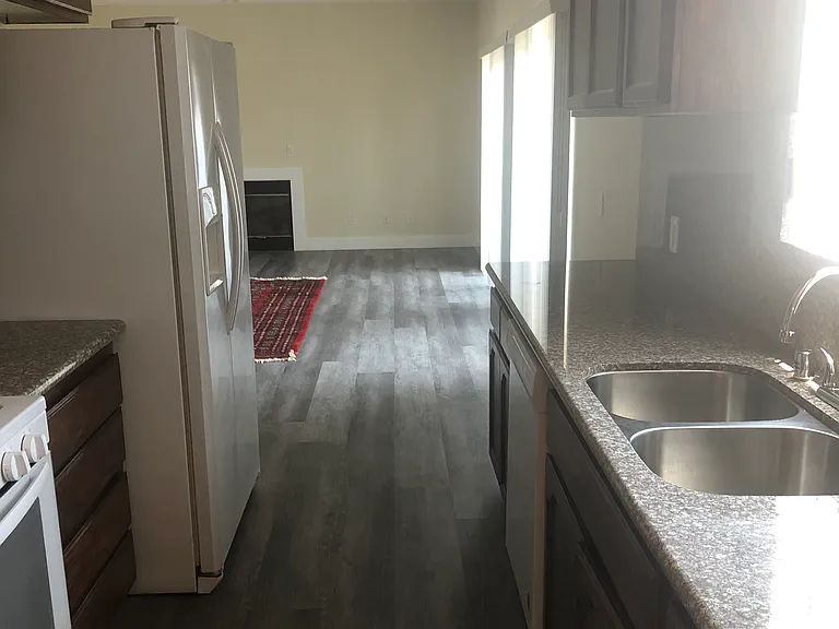 1426 Brockton Ave — Photo 8