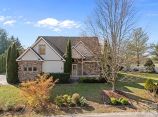 4 Amaretto Dr, Candler, NC 28715