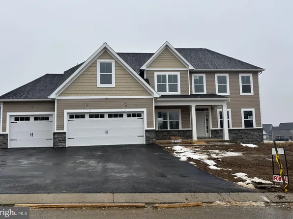 2512 Austin Ave, Chambersburg, PA 17202