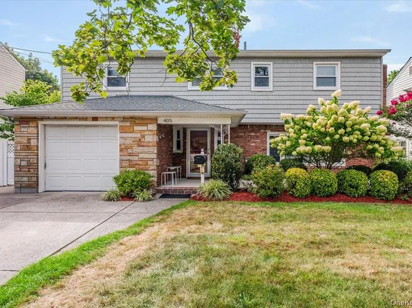 405 Cornwell Avenue, Malverne, NY 11564