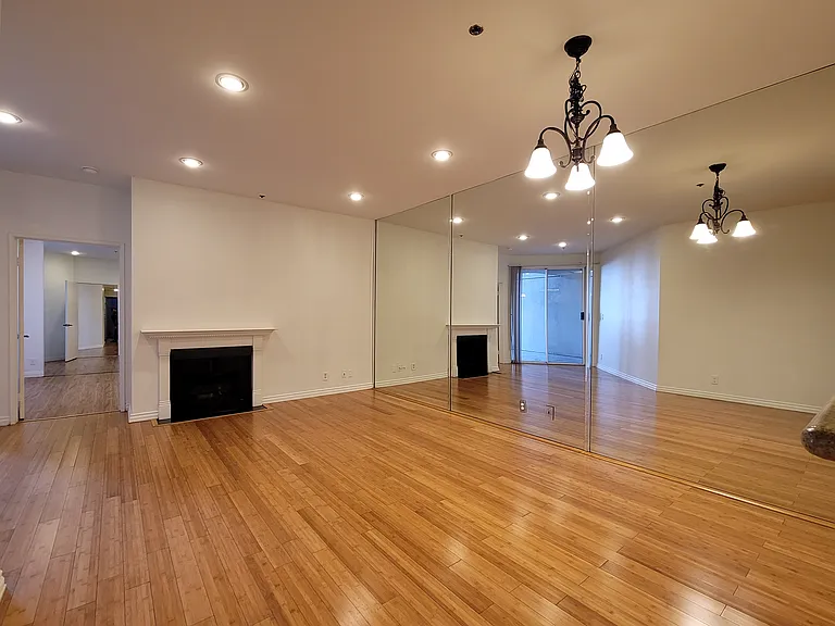 525 S Berendo St #104 — Photo 7