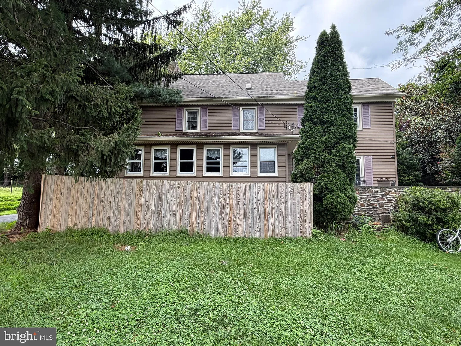 4 bed, 2272 sqft, $2,500 — Photo 2