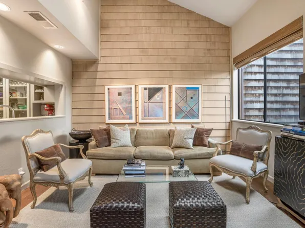 461 Dela Vina Ave APT 305, Monterey, CA 93940