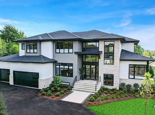 25 Rolling Hills Dr, Barrington, IL 60010