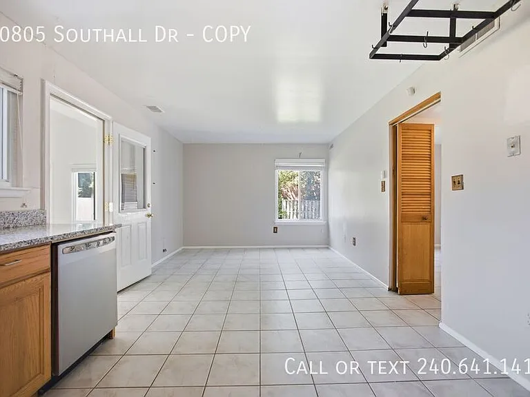 10805 Southall Dr #COPY — Photo 12
