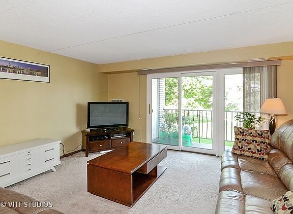 3rd image of 6950 W Forest Preserve Dr APT 103