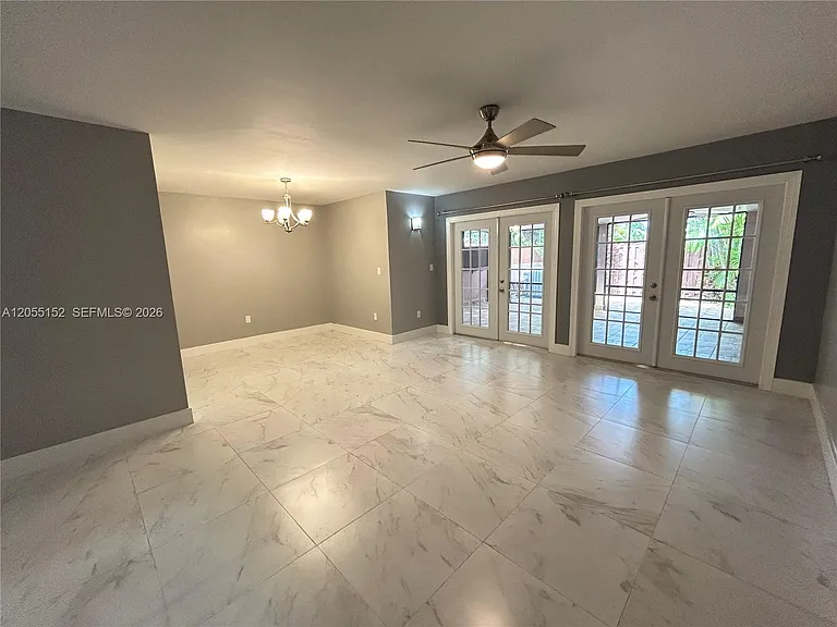 14110 Kendale Lakes Cir — Photo 32