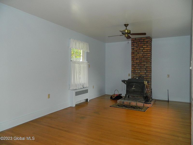 5th image of 16 Highland Court