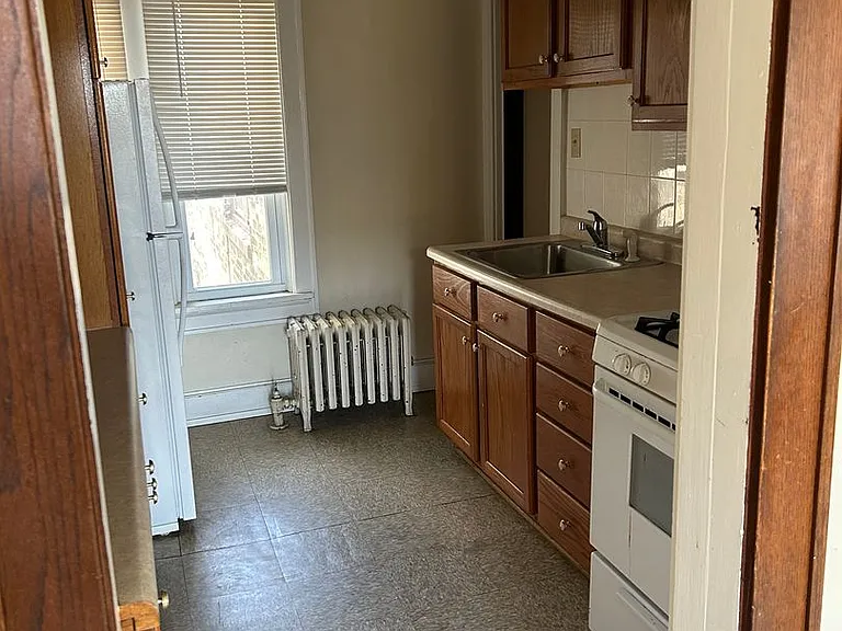 522 S 6th St #13 — Photo 5