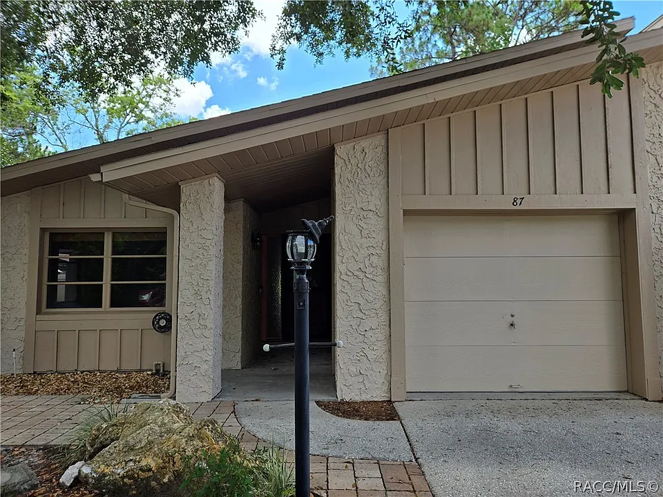 87 Golfview Dr