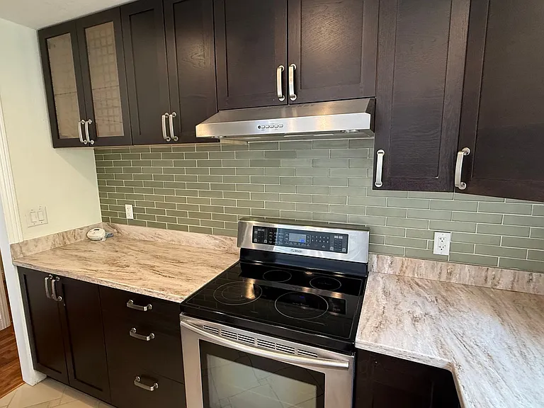 1415 Eddy St — Photo 11