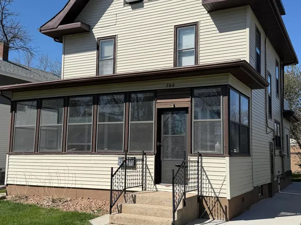 706 S 9th St, Aberdeen, SD 57401