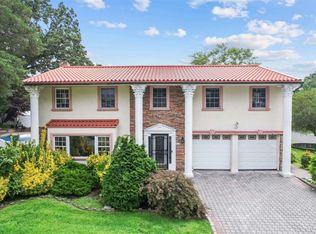 3 Neil Dr, Lake Grove, NY 11755