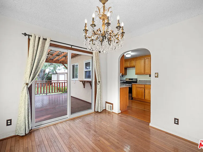 609 Padilla St — Photo 8