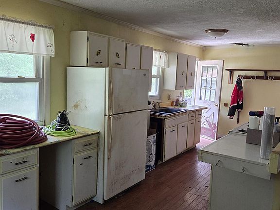 3rd image of 15542 W Dunbar Rd