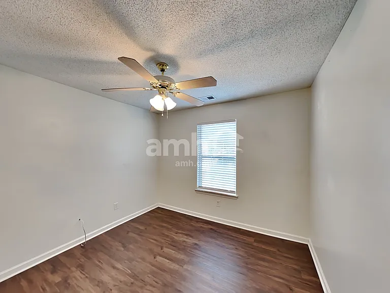 4238 Zephyrhills Dr NW — Photo 17