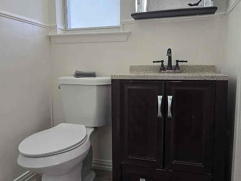 412 Jones St — Photo 12
