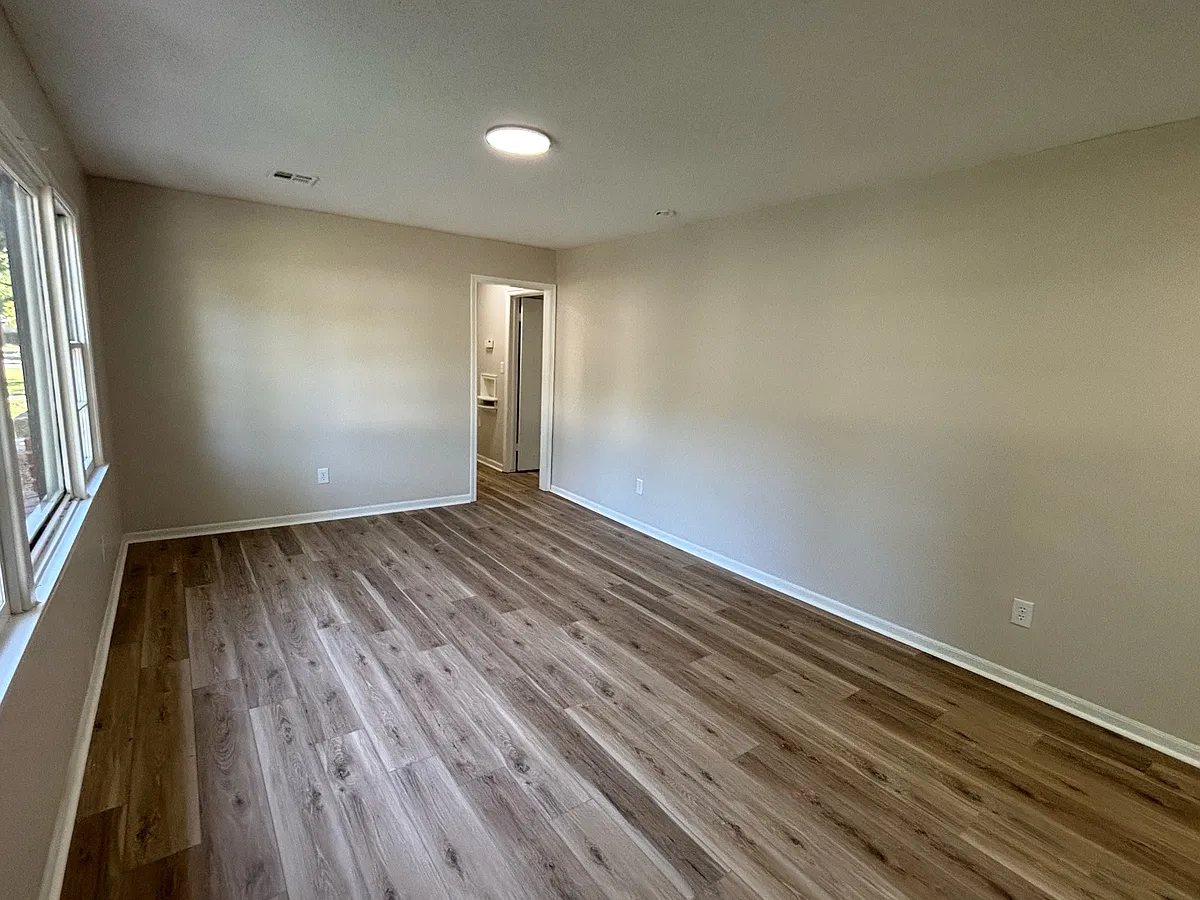 Building Photo - 7301 E Castle Dr