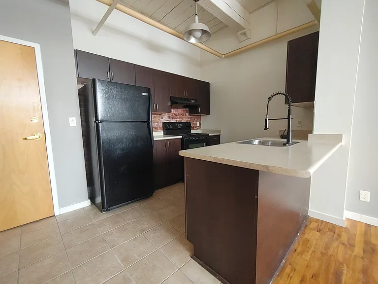 35 Water St S #308 — Photo 6