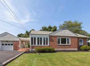 2924 Larkin Rd, Upper Chichester, PA 19061