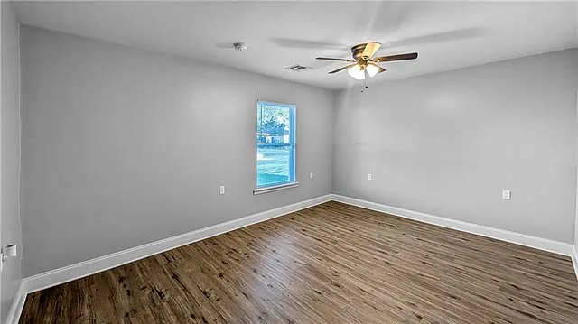 528 Grovewood Dr — Photo 9