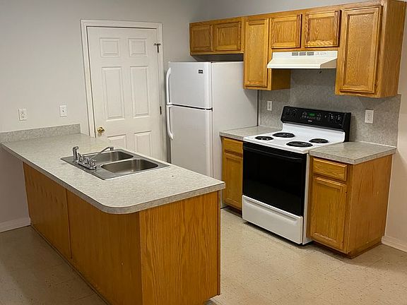 3rd image of 14007 Virginia Dr #B