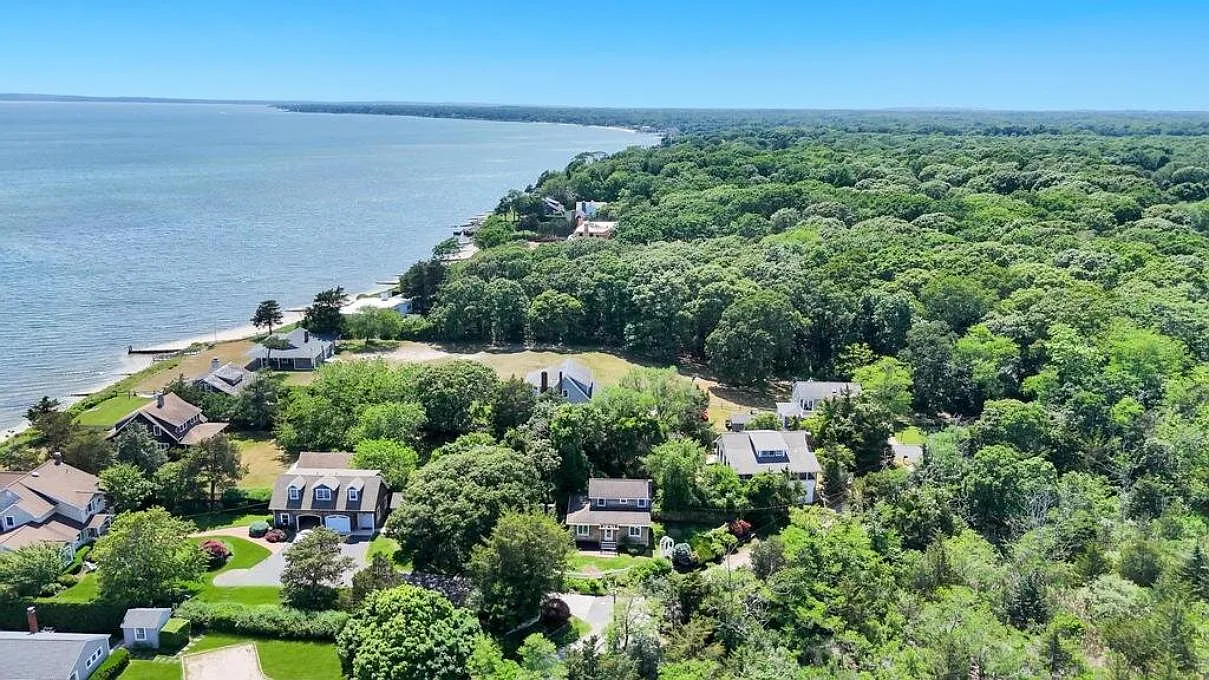 Charming Mattituck Retreat Near the Bay with Modern Updates — Photo 2
