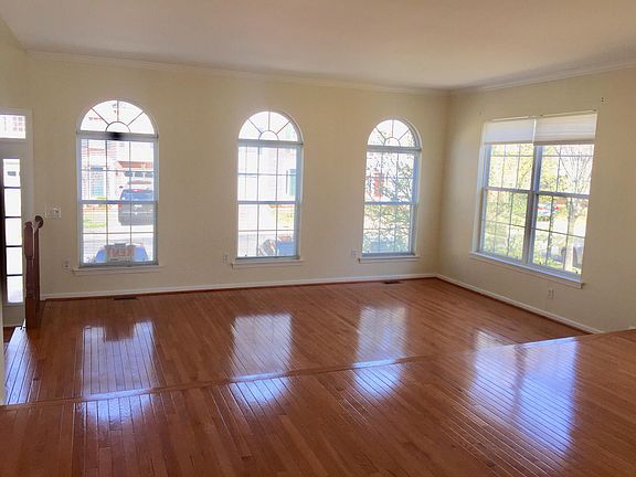 4th image of 5539 Jowett Ct