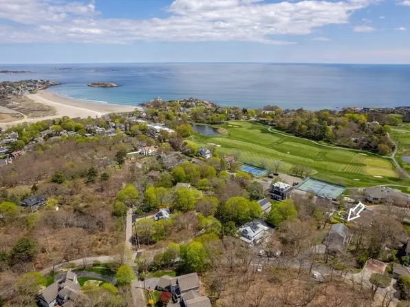 4 Graystone Rd, Gloucester, MA 01930