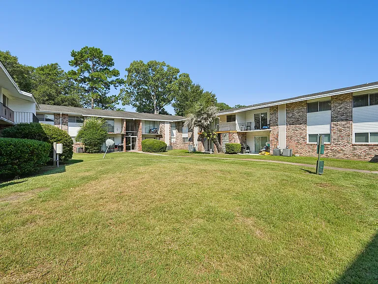 The Palms Apartments — Photo 12