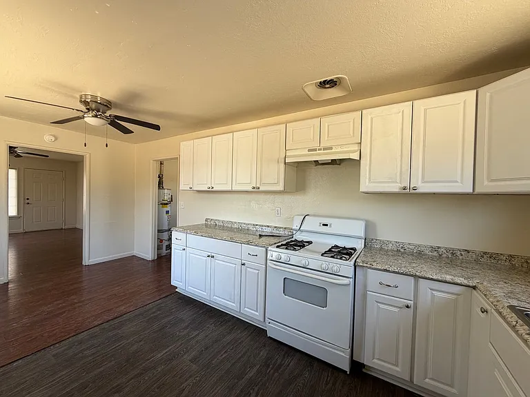 1400 Nancy St — Photo 10
