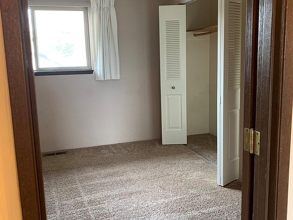 2nd image of 108 W Selah Ave