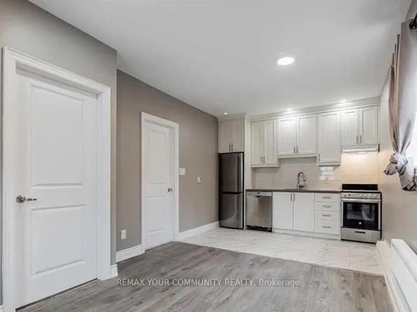 30 Westchester Rd, Toronto, ON M6M 2S5