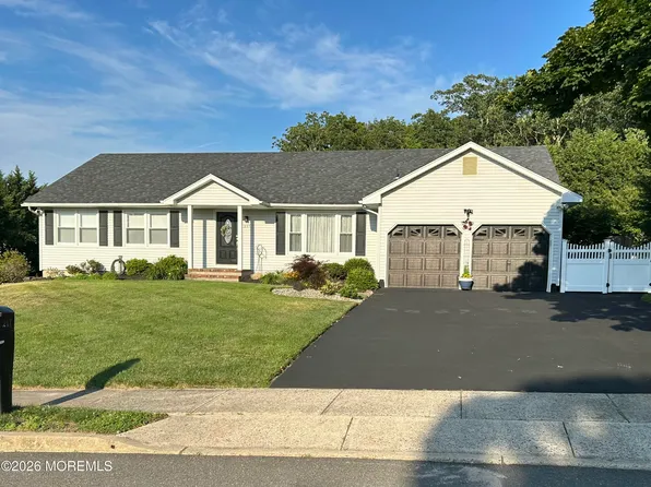 217 Woodberry Drive, Toms River, NJ 08753