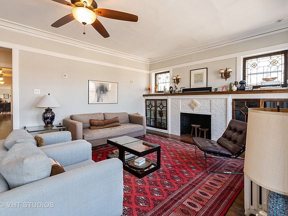2nd image of 1359 W Thorndale Ave #3