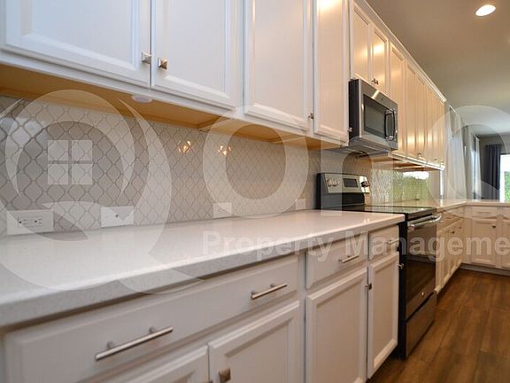 5th image of 3141 E Sagebrush St