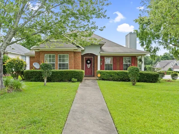 143 Princeton Dr, Dothan, AL 36301