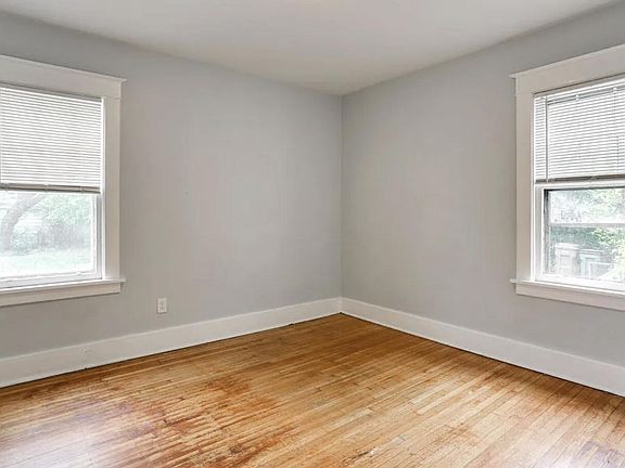 5th image of 622 Colvin Ave