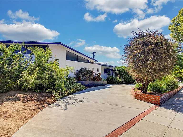 5330 Nottingham Rd — Photo 2