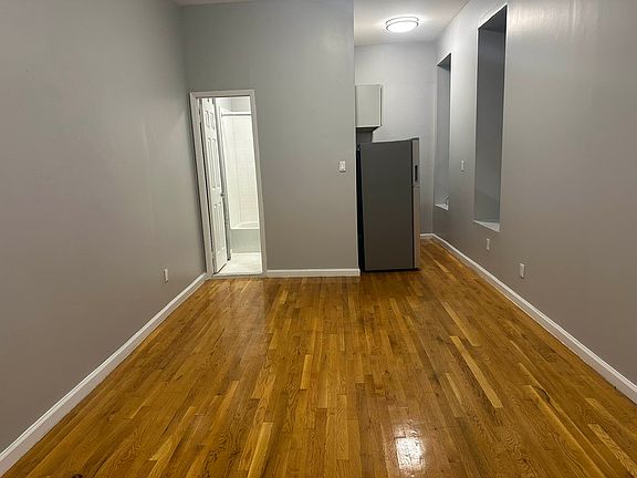 2nd image of 102 E 116th St APT 1A